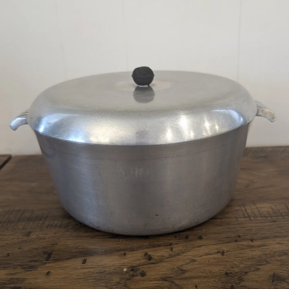 Vintage Luster Lite Montgomery Ward Dutch Oven Stock Pot w/Lid And Trivet